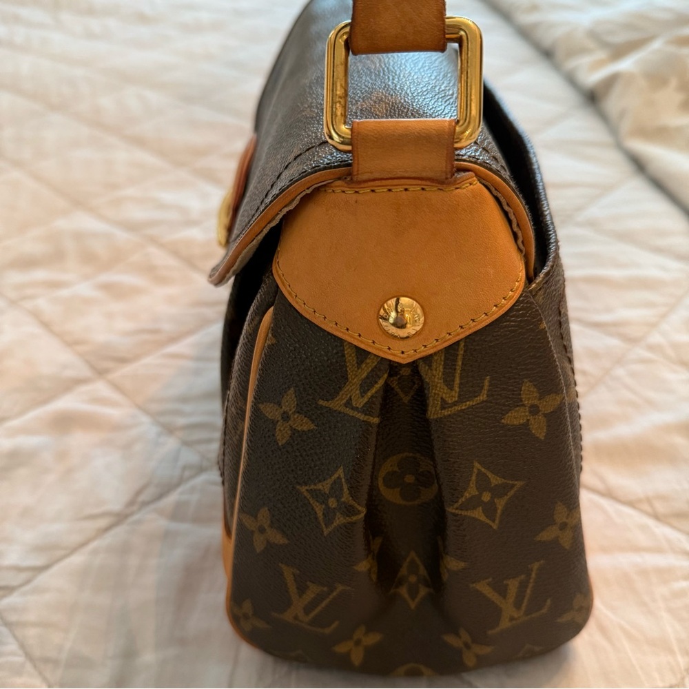 LOUIS VUITTON
Monogram Beverly MM - Picture 6 of 13